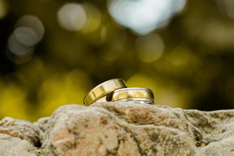 Aliança simbolizando Aniversário de Casamento